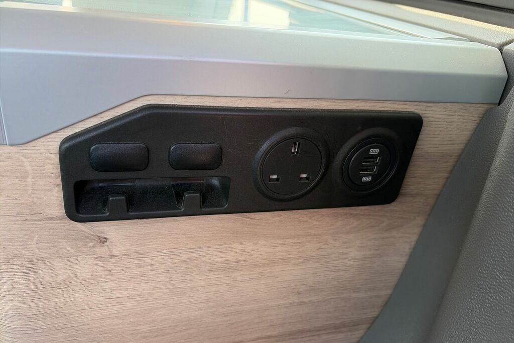 Volkswagen California Brown #40
