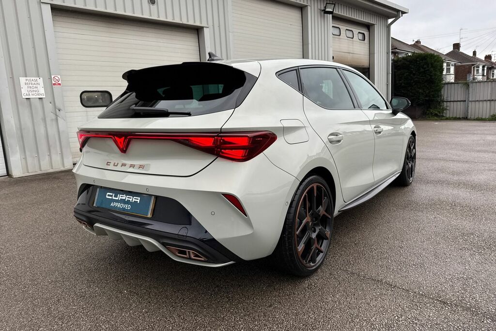 Cupra Leon 1.5 Etsi 150 V3 Dsg Grey #23
