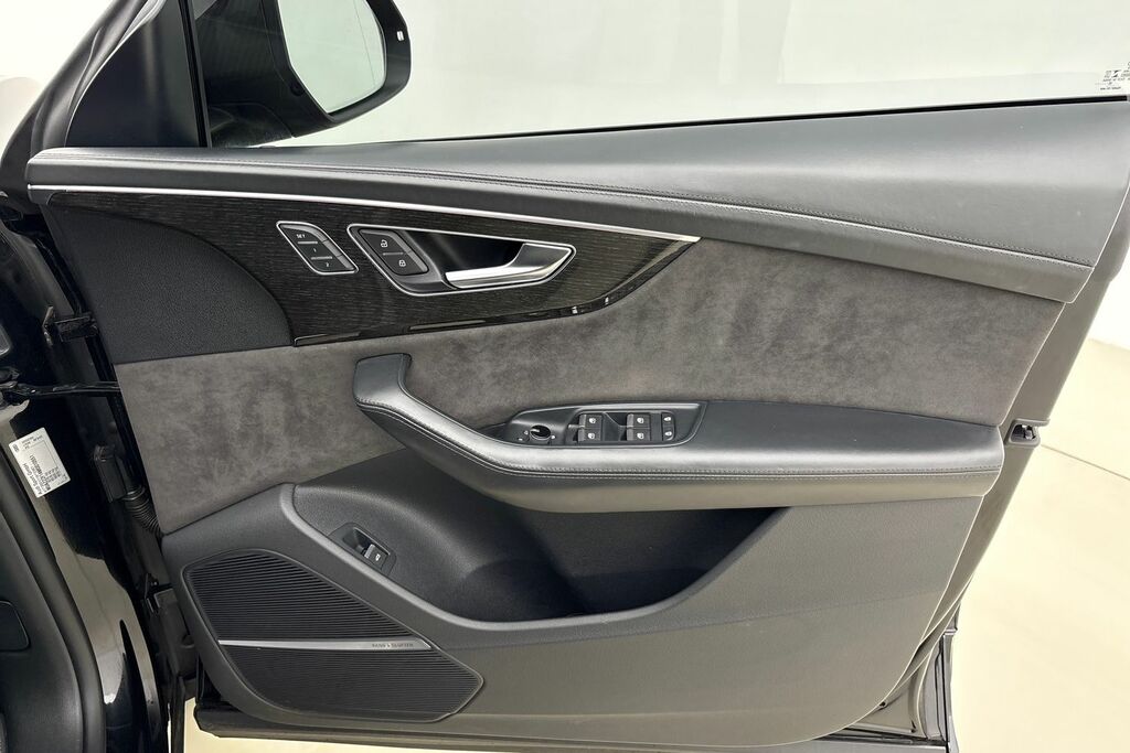 Audi RSQ8 Suv Black #32