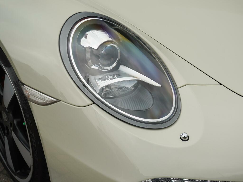 Porsche 911  White #31