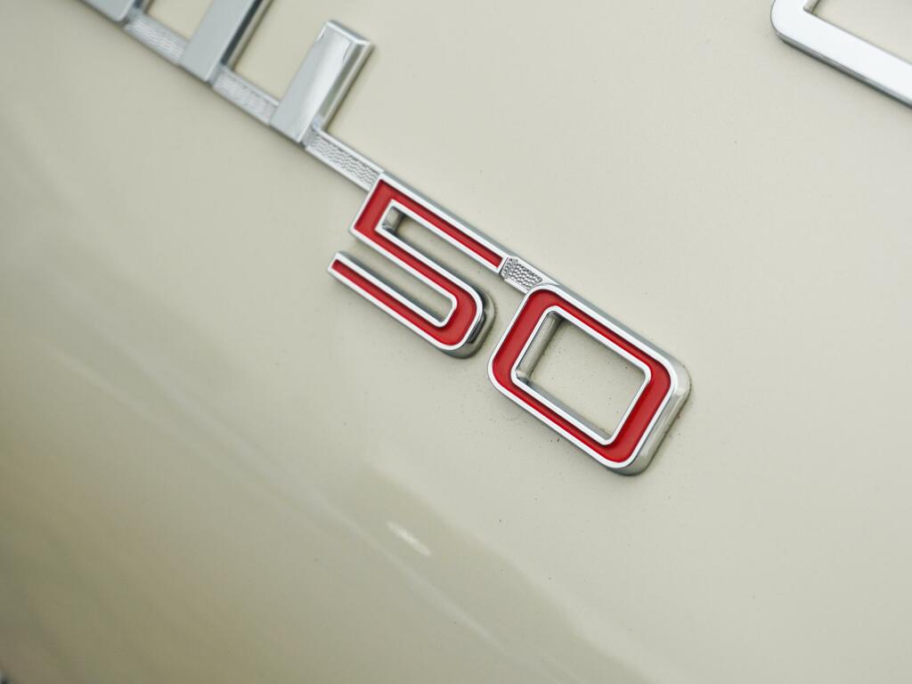 Porsche 911  White #25