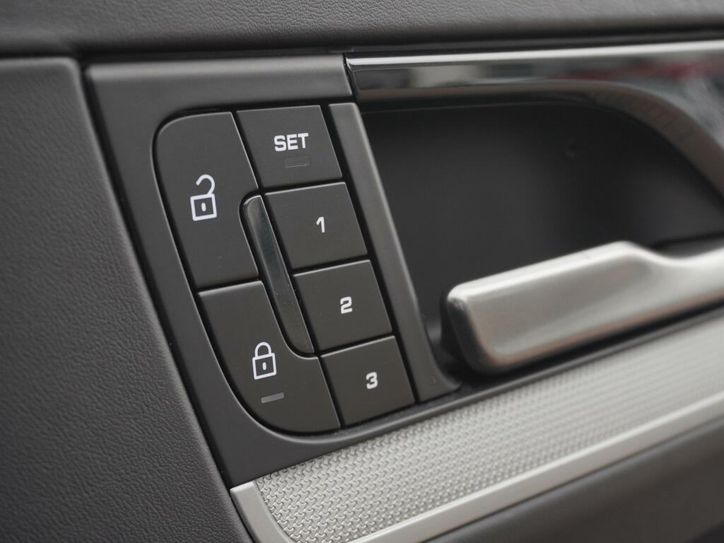 Porsche Cayenne E-hybrid Tiptronic S 5 Seat Blue #16