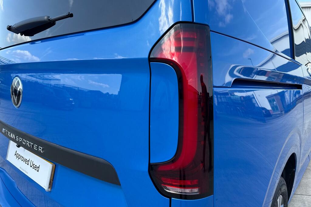 Volkswagen E-Transporter T32 Panel Van Commerce Pro Swb 218 Ps 65 Kwh Elect #18