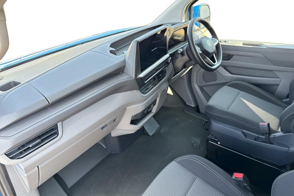 Volkswagen E-Transporter T32 Panel Van Commerce Pro Swb 218 Ps 65 Kwh Elect #2