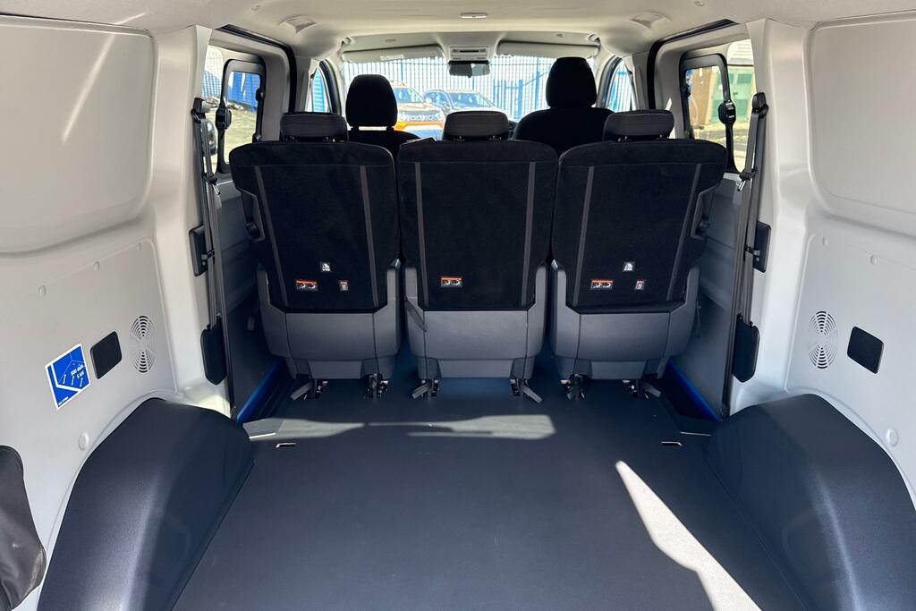 Volkswagen E-Transporter T32 Panel Van Commerce Pro Swb 218 Ps 65 Kwh Elect #12