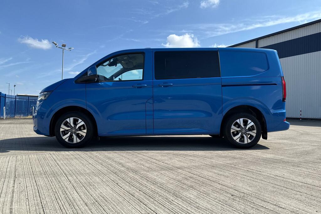 Volkswagen E-Transporter T32 Panel Van Commerce Pro Swb 218 Ps 65 Kwh Elect #24