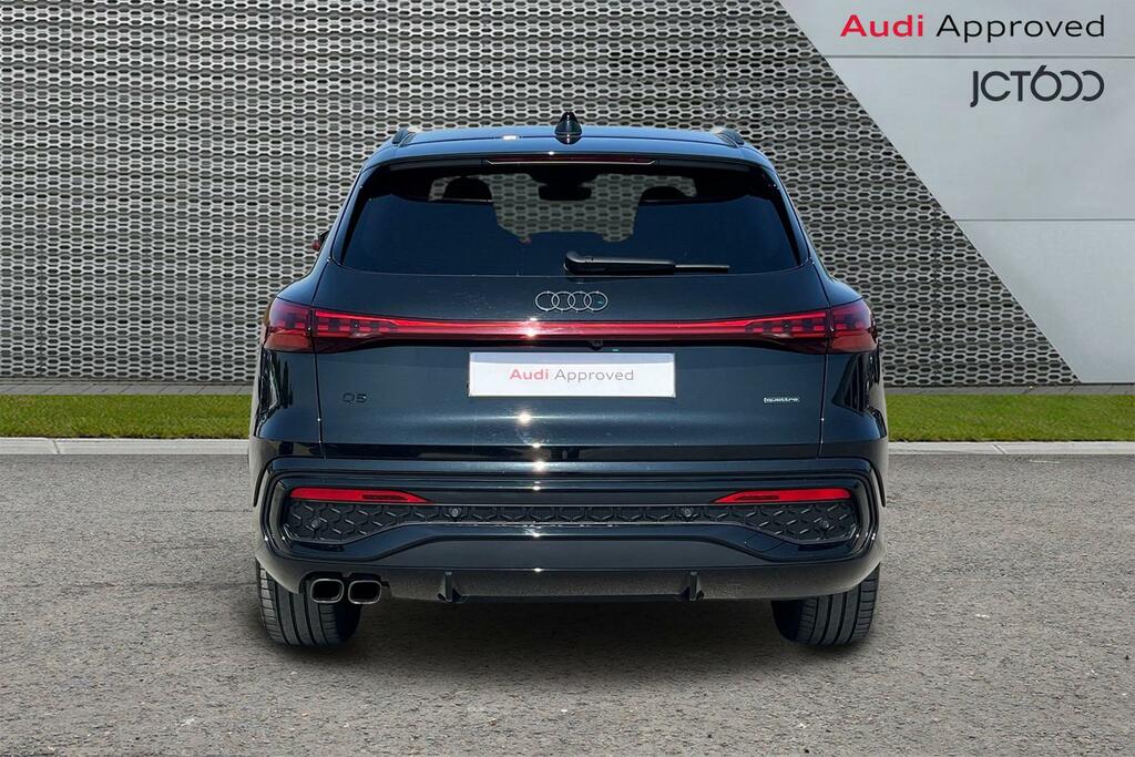 Audi Q5 Sport Black #7
