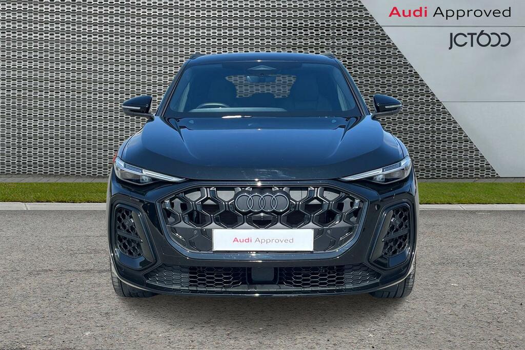Audi Q5 Sport Black #8