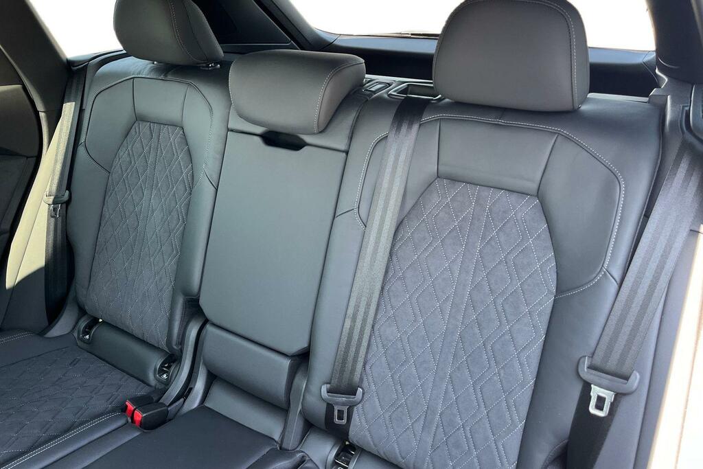 Audi Q5 Sport Black #9