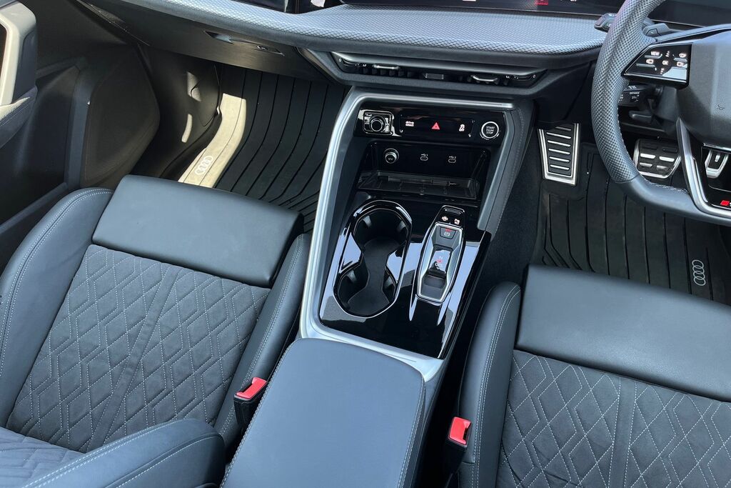 Audi Q5 Sport Black #60