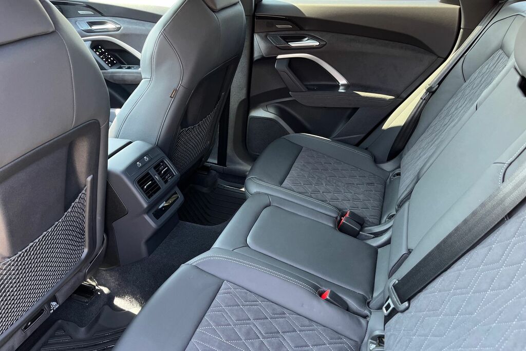 Audi Q5 Sport Black #44