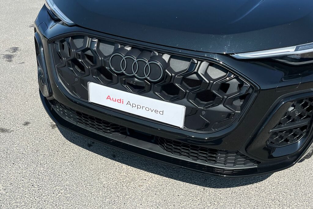 Audi Q5 Sport Black #26