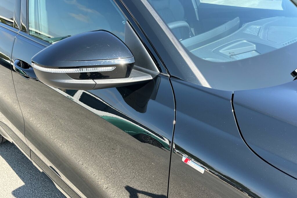 Audi Q5 Sport Black #20