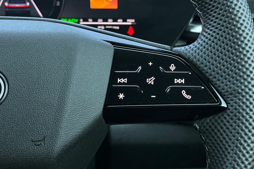 Audi Q5 Sport Black #17