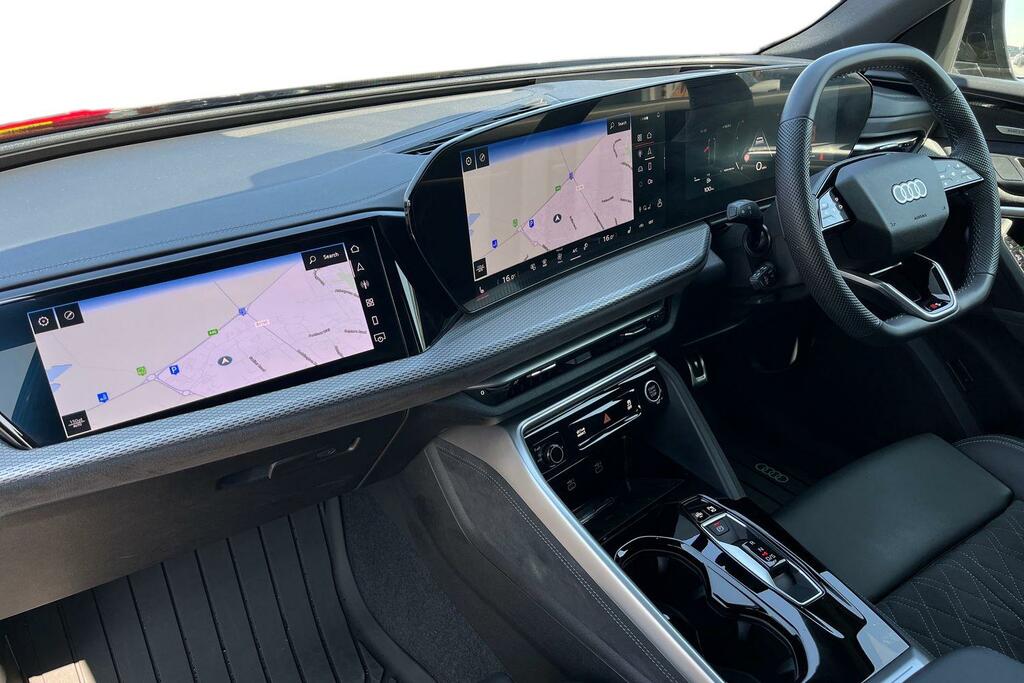 Audi Q5 Sport Black #2