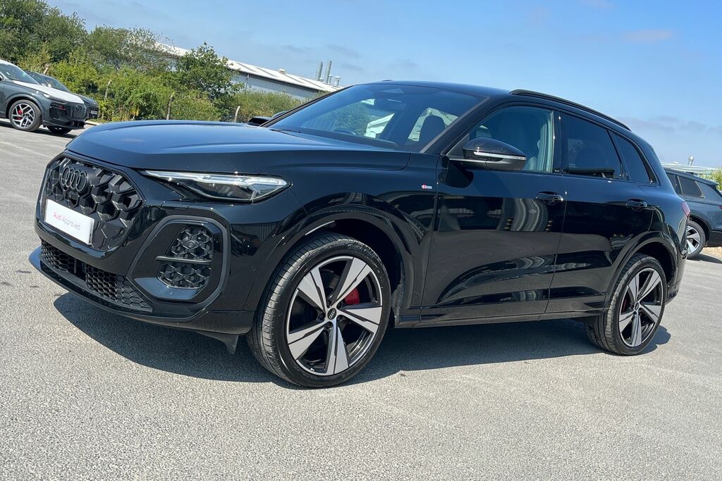 Audi Q5 Sport Black #25