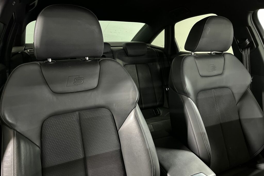 Audi A6 Saloon 2L Sport Black #28