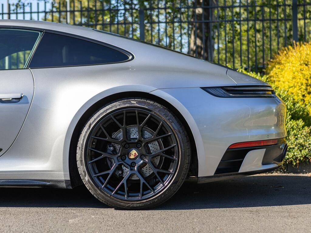 Porsche 911 911 Gt3 Black #27