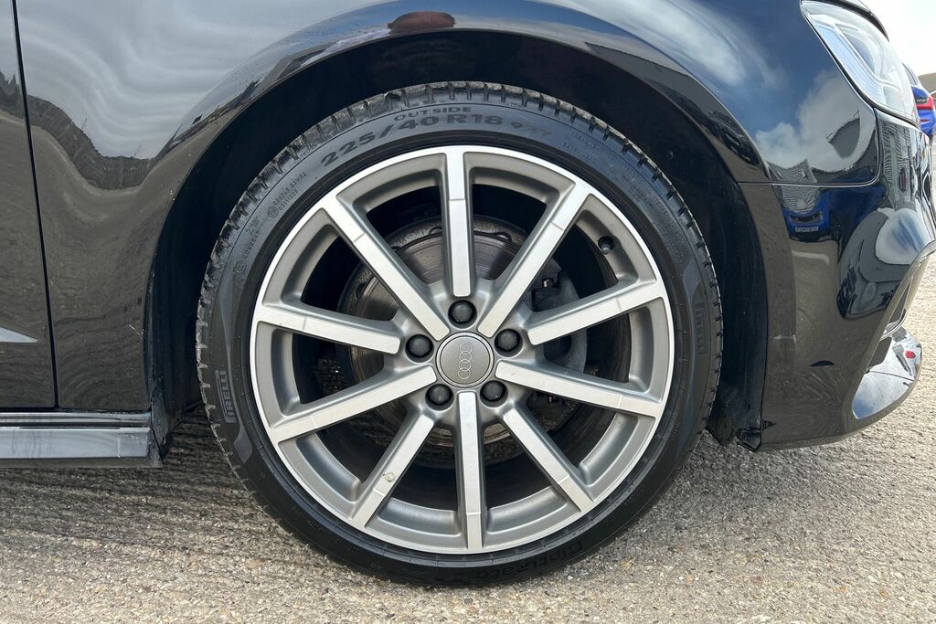 Audi A3 Black Edition 30 Tfsi 116 Ps 6-Speed White #5