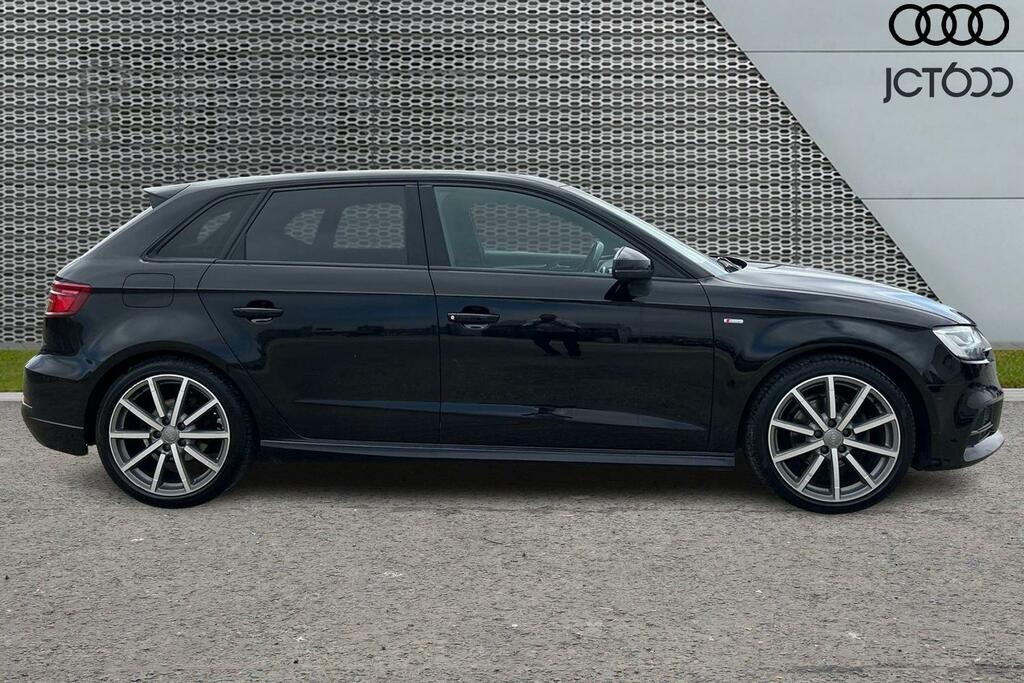 Audi A3 Black Edition 30 Tfsi 116 Ps 6-Speed White #4