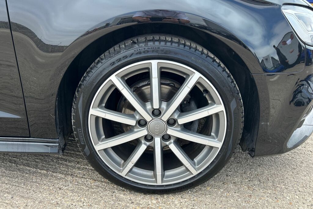 Audi A3 Black Edition 30 Tfsi 116 Ps 6-Speed White #25