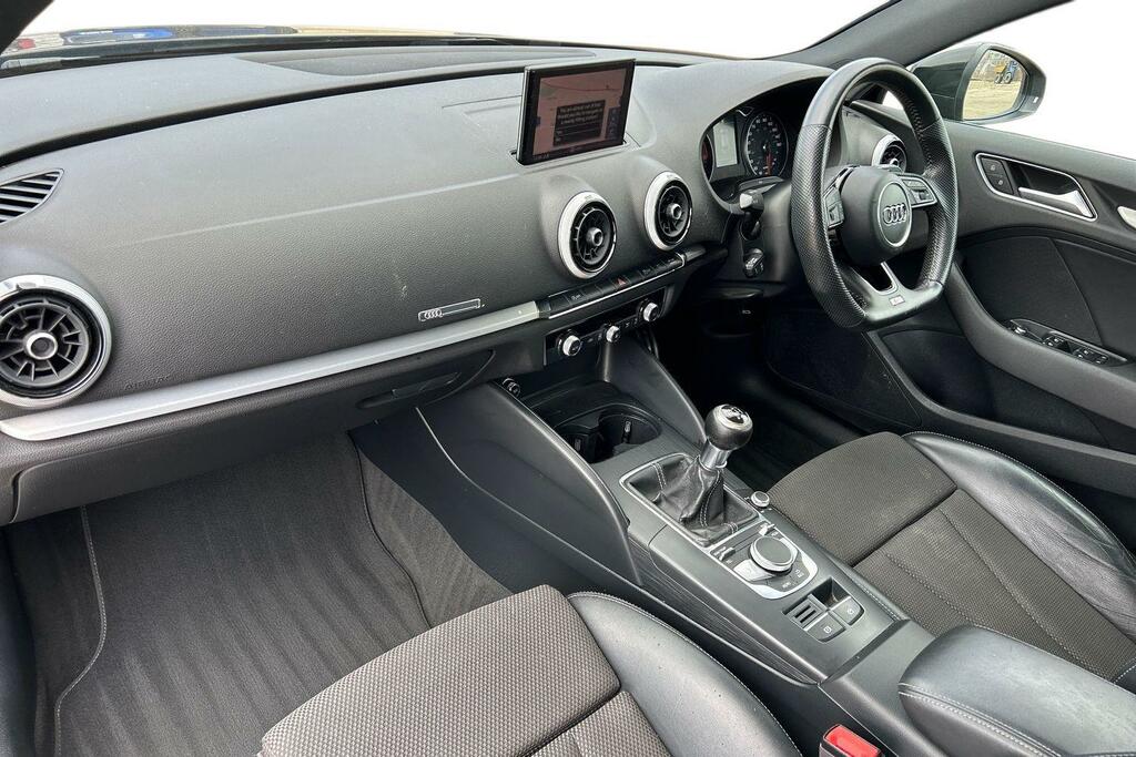 Audi A3 Black Edition 30 Tfsi 116 Ps 6-Speed White #2