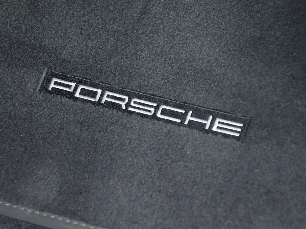 Porsche 911 911 Carrera Black #35