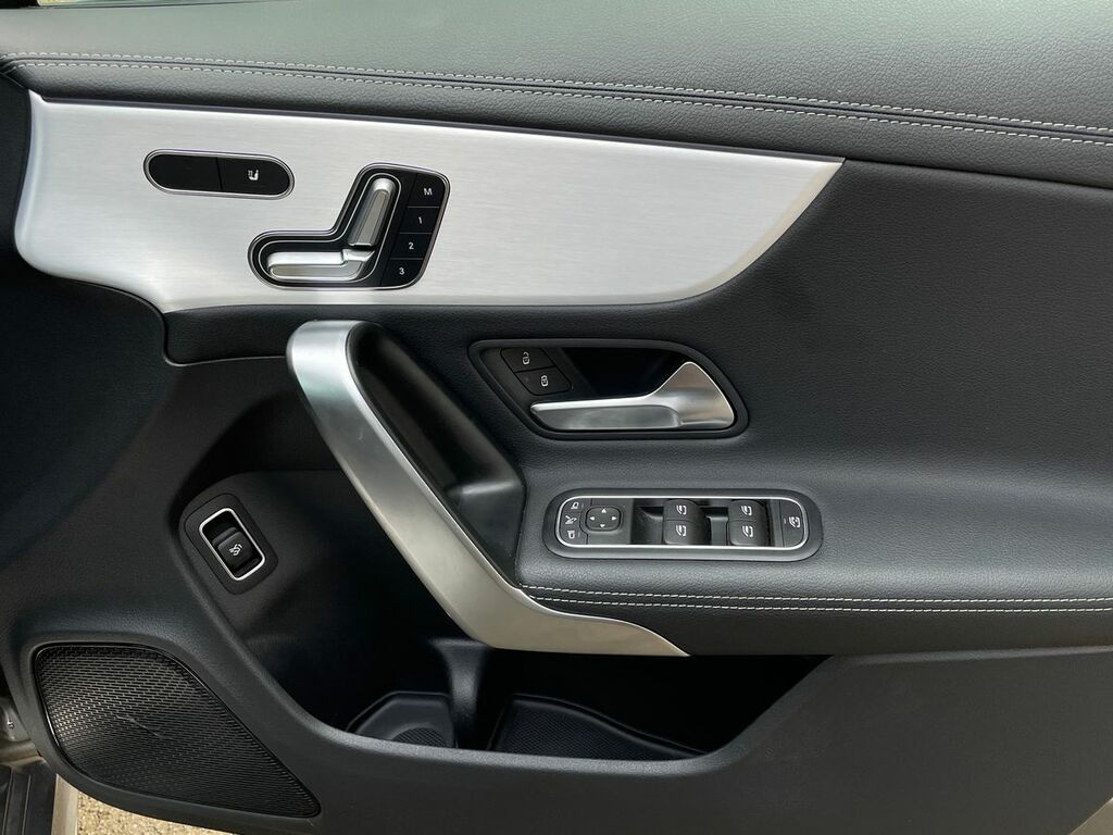 Mercedes-Benz CLA Class 220D Amg Line Premium Plus Tip Black #29