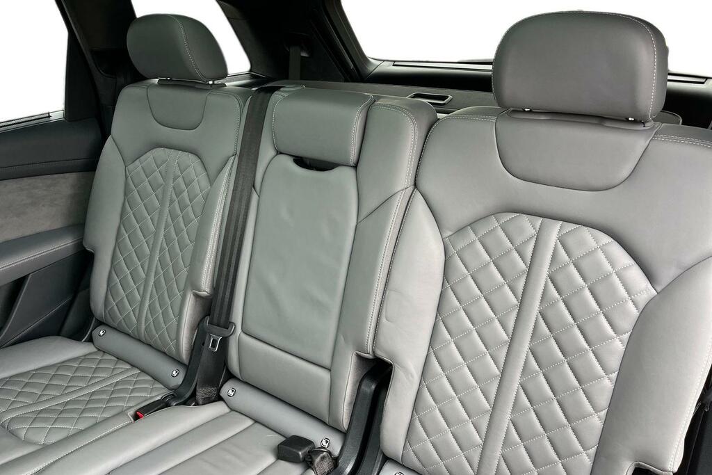 Audi Q7 Tdi Quattro S Line Black Edition White #9