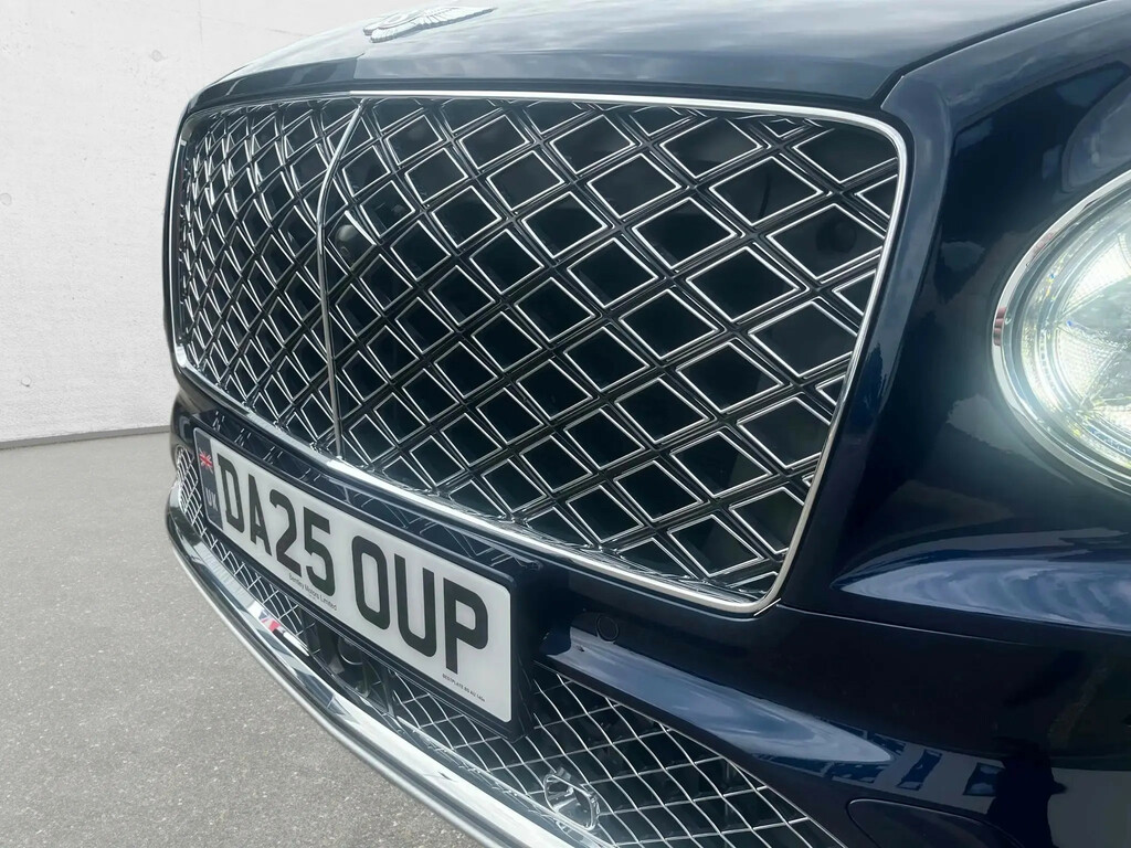 Bentley Bentayga 4.0 V8 S Black Edition Touring Spec Black #42
