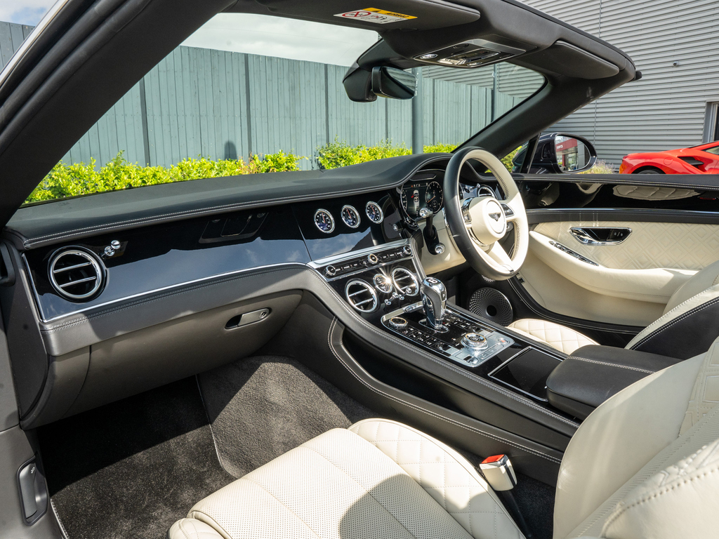 Bentley Continental Gt 4.0 V8 Mulliner Driving Spec City Spec Silver #2