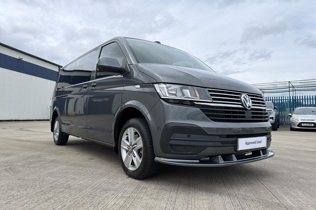 Volkswagen Transporter Shuttle Transporter Se Tdi Black #21
