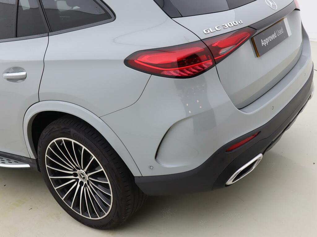 Mercedes-Benz GLC Class 2.0 Glc63 6.1Kwh Amg S E Performance Night Edition White #6