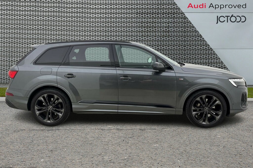 Audi Q7 55 Tfsi Quattro Black Edition Tiptronic Black #4