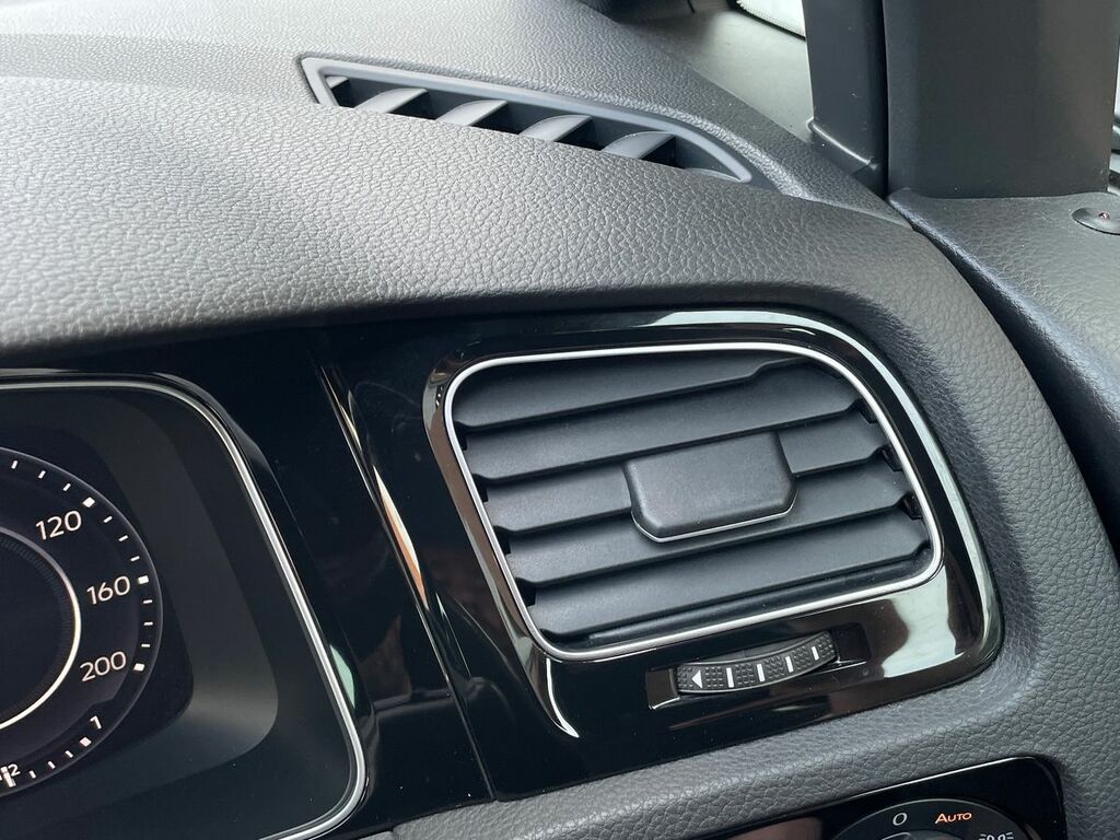 Volkswagen Golf 1.0 Tsi 110 Se Nav Black #37
