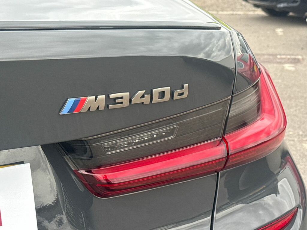 BMW 3 Series M Sport White #18