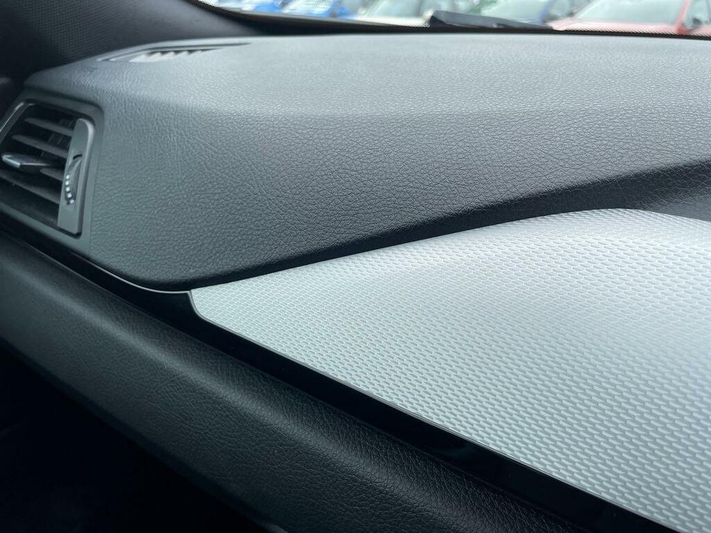 BMW 4 Series Gran Coupe 418D M Sport White #38