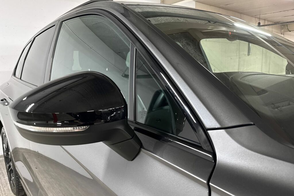 Volkswagen Touareg R-line Tech Plus White #20