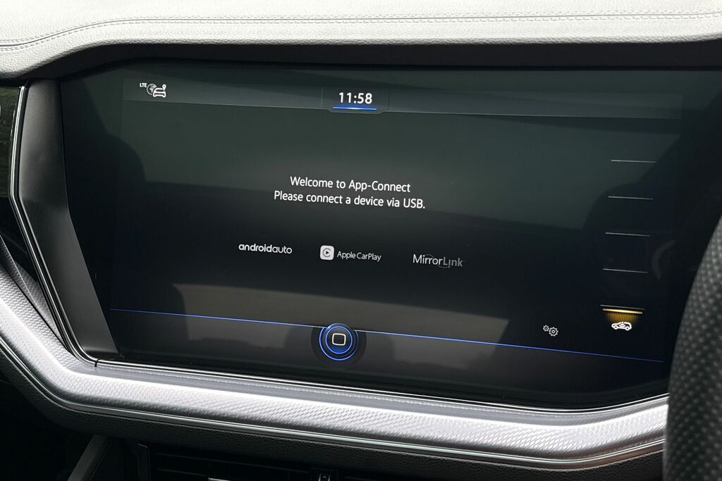 Volkswagen Touareg R-line Tech Plus White #21
