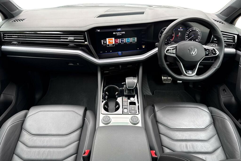 Volkswagen Touareg R-line Tech Plus White #10