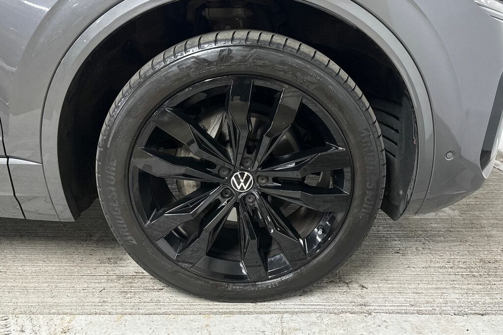 Volkswagen Touareg R-line Tech Plus White #5
