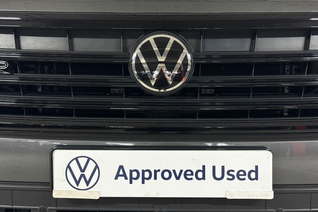 Volkswagen Touareg R-line Tech Plus White #39
