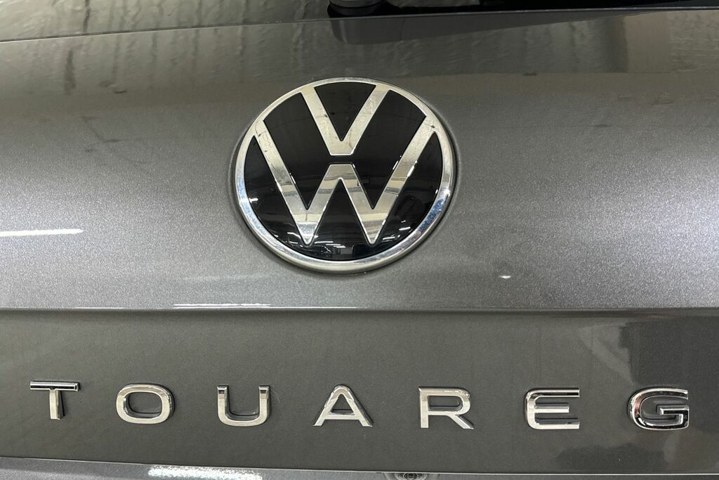 Volkswagen Touareg R-line Tech Plus White #35