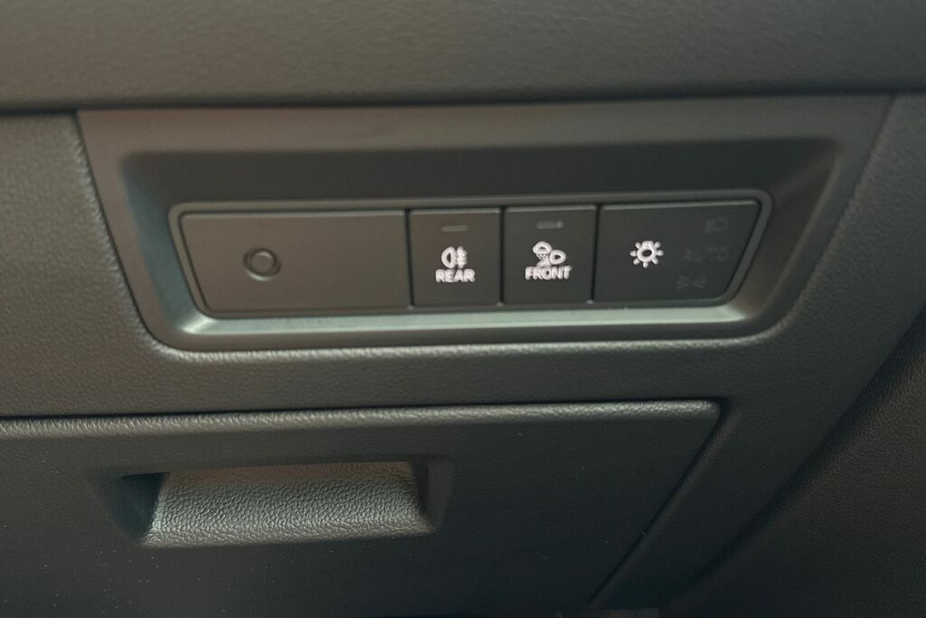 Volkswagen Touareg R-line Tech Plus White #26