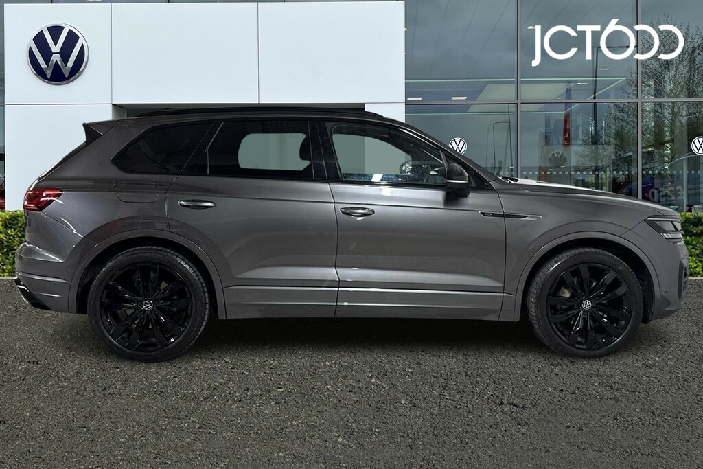 Volkswagen Touareg R-line Tech Plus White #4