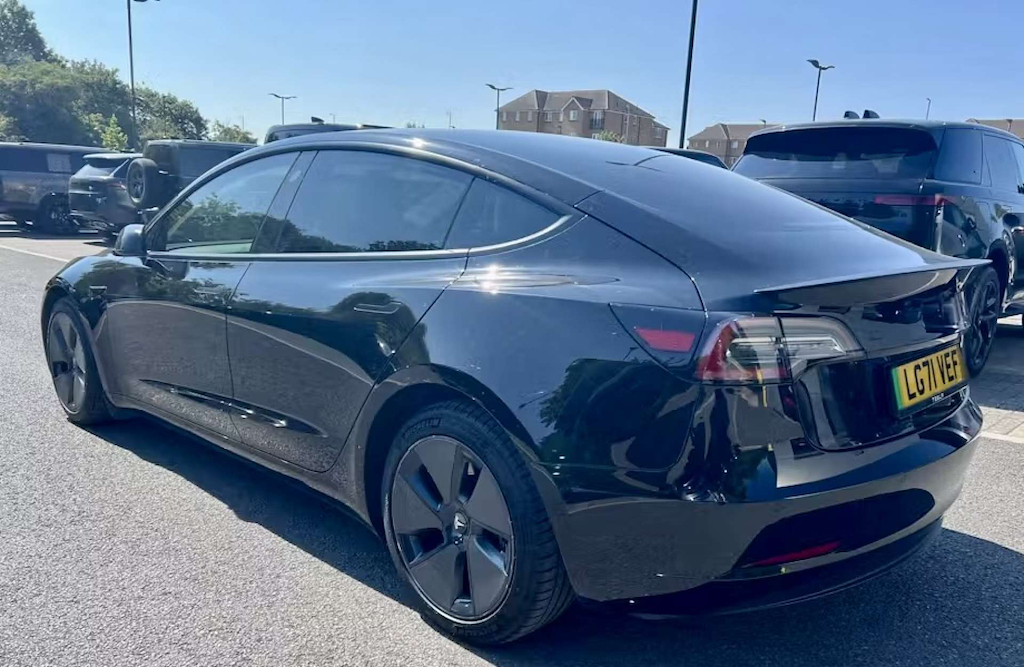 Tesla Model 3 Saloon Black #4