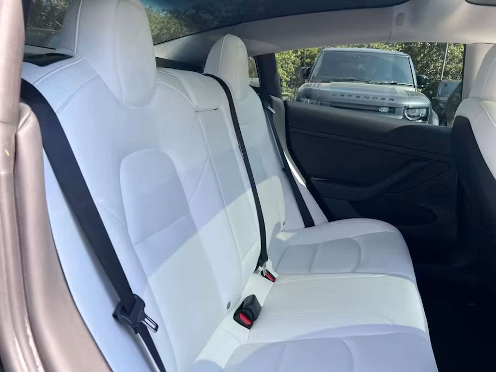 Tesla Model 3 Saloon Black #6