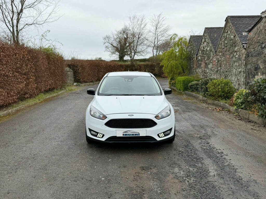 Ford Focus 1.6 Tdci 115 Titanium PF64JYS White #2