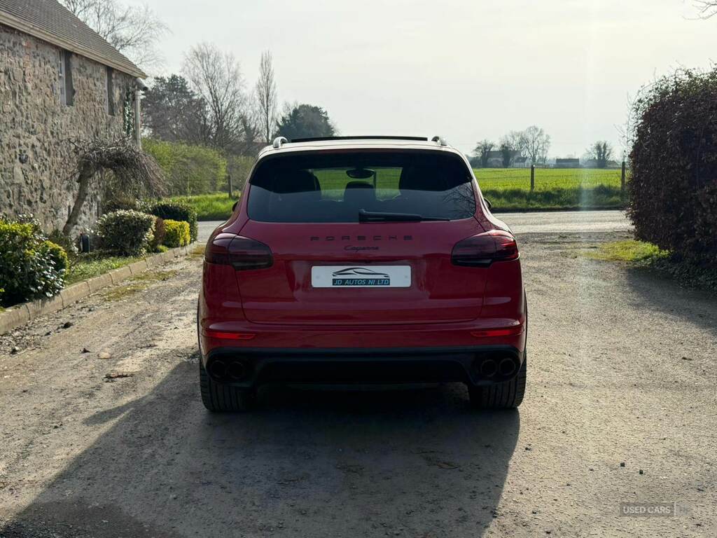 Porsche Cayenne Tiptronic S RF67KMV Red #5