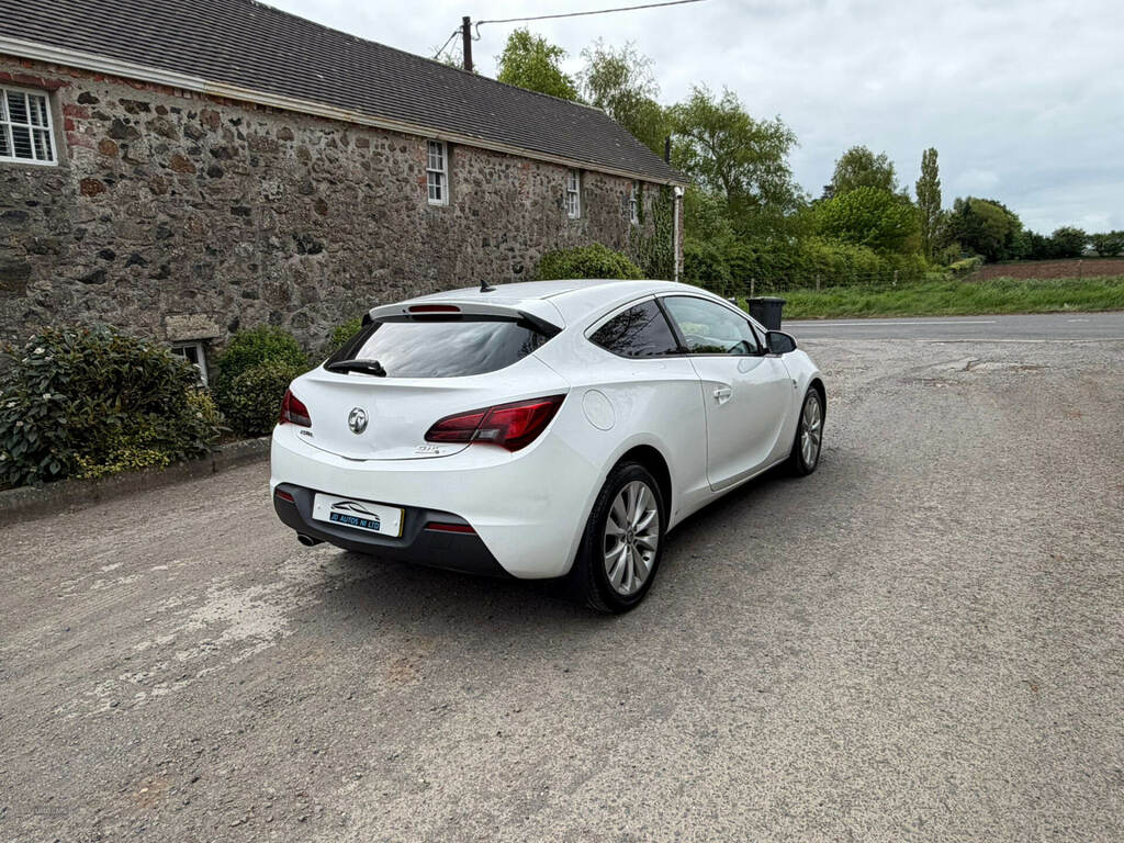 Vauxhall Astra GTC 2.0 Cdti 16V Sri SJZ1221 White #5